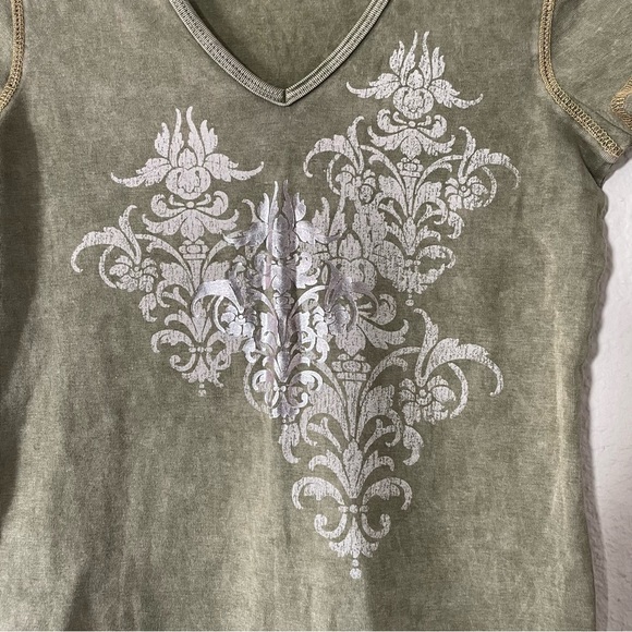 One World Fitted Shirt Women’s Large Green Washed Faded Y2K Grunge 2000s V Neck - Picture 6 of 13